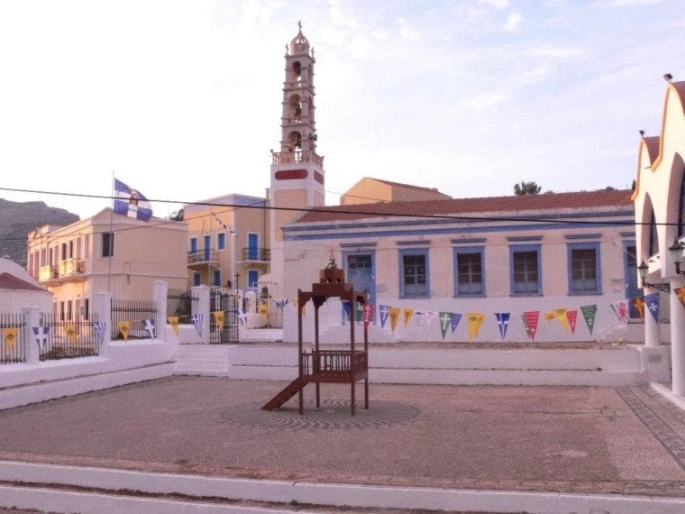 Συγκλονίζει μητέρα μαθήτριας από το Καστελλόριζο με την επιστολή της προς τον κ. Γαβρόγλου